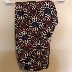 Old Navy Pixie Pants floral geometric pattern. 14